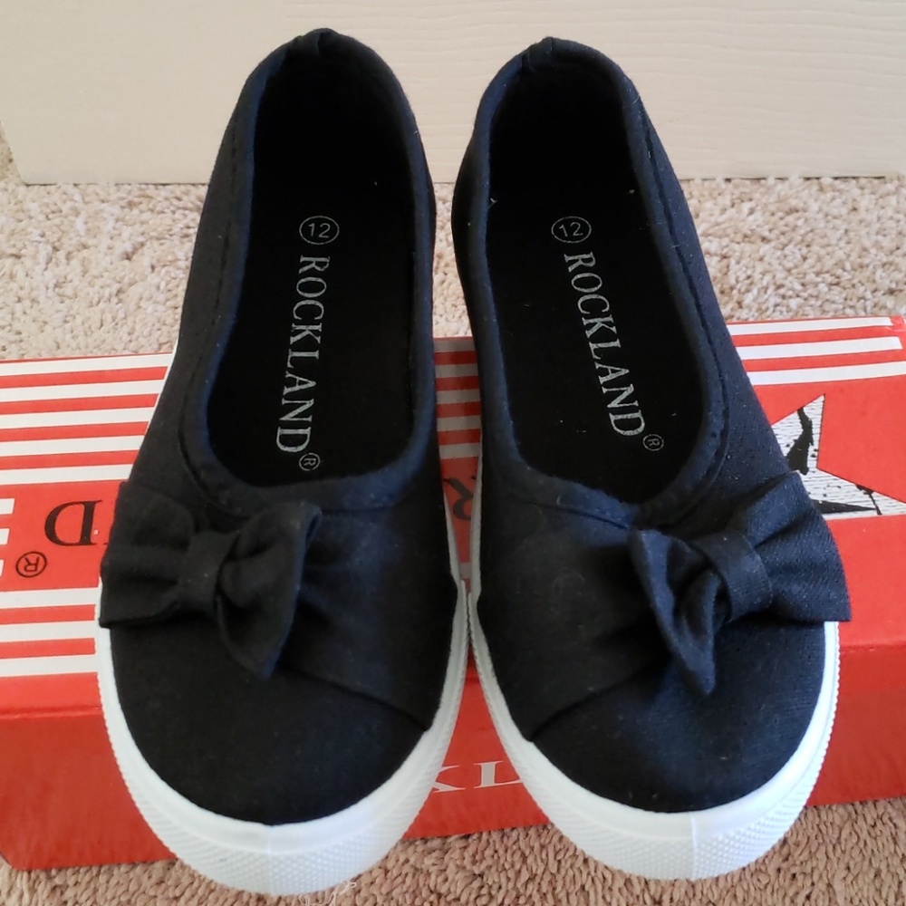 Girls Rockland slip ons